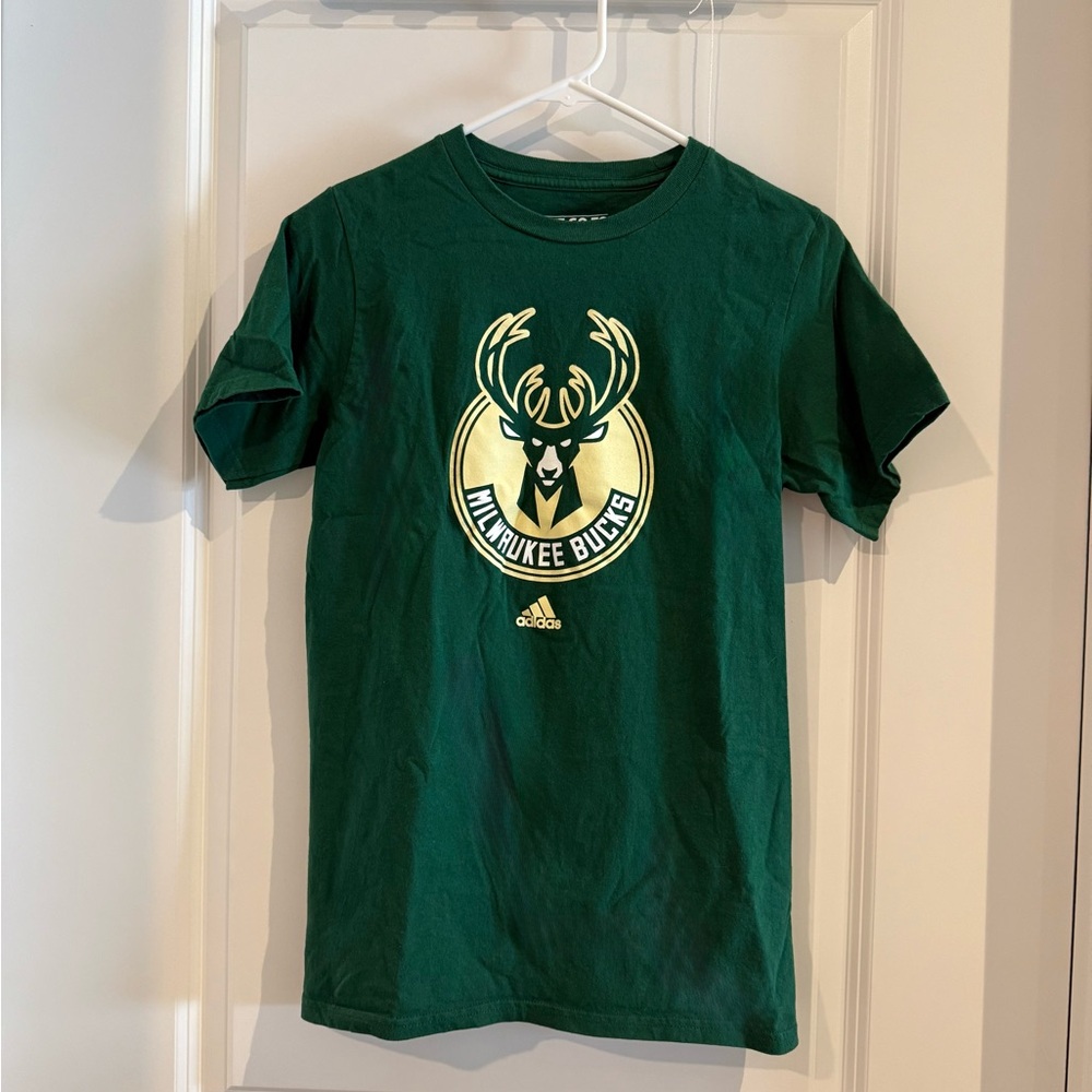 Adidas Milwaukee Bucks T-Shirt (Size S)